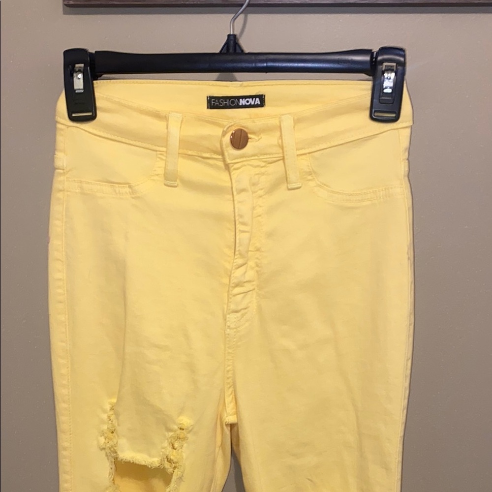 Fashion Nova Yellow Skinny Distressed Jeans - Picture 5 of 8